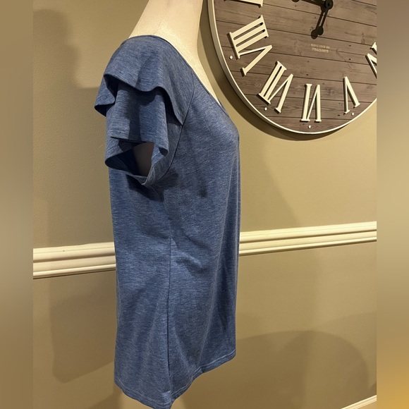 Women's Heather Blue Short Sleeve Top - Size Medium Worn 1x Great shape! - Picture 6 of 9